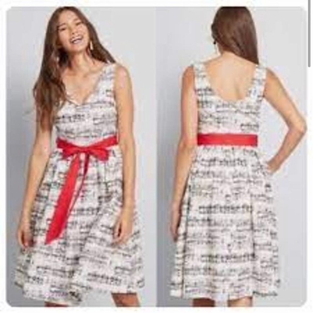 ModCloth Sheet Music In the Key of Chic 
Novelty Print 
2NWT
Fits like a 0